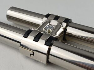 PAC-8 liitin