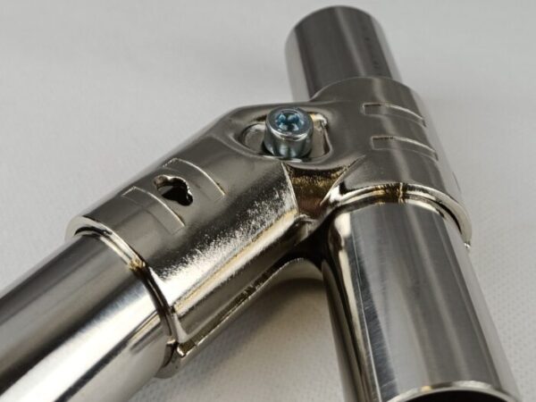 PAC-9 liitin