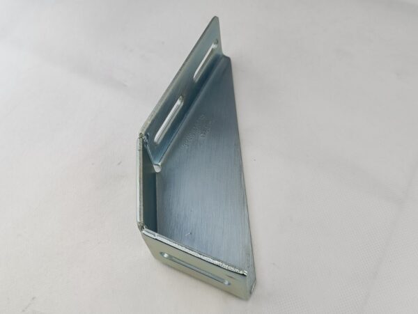 Steel foundation bracket